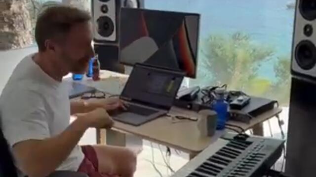 David Guetta показва как прави музика