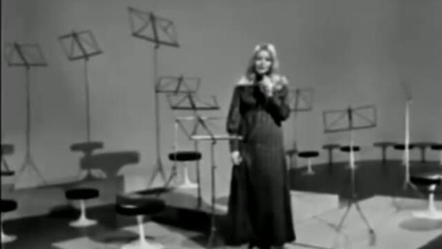 Mary Hopkin (1968) - Those Were The Days (live)
