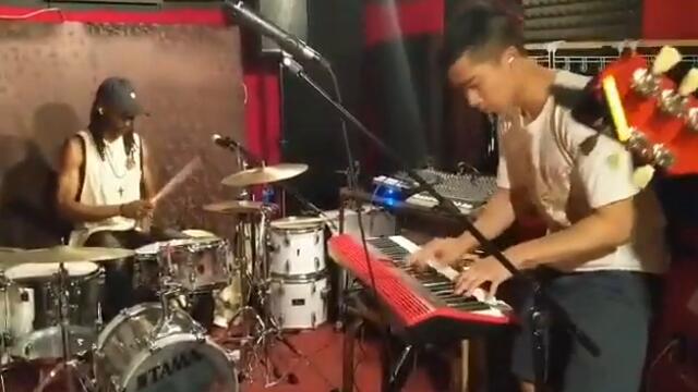 Fast synth jam w/ Toronto Raptors halftime show drummer