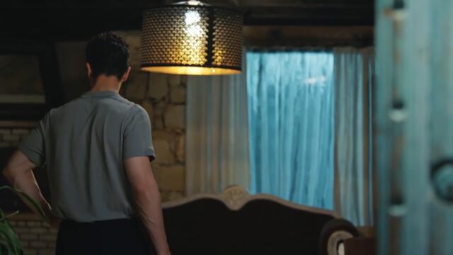 Ozan, Esra ve Çınar'ı Baş Başa Gördü - Aşk Mantık İntikam 5. Bölüm (SON SAHNE)