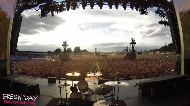 Green Day Crowd Singing Bohemian Rhapsody [Live in Hyde Park 2017]