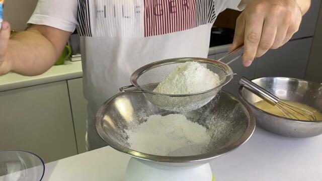 ПИРОГ С ВИШНЕЙ на кефире - самый простой рецепт