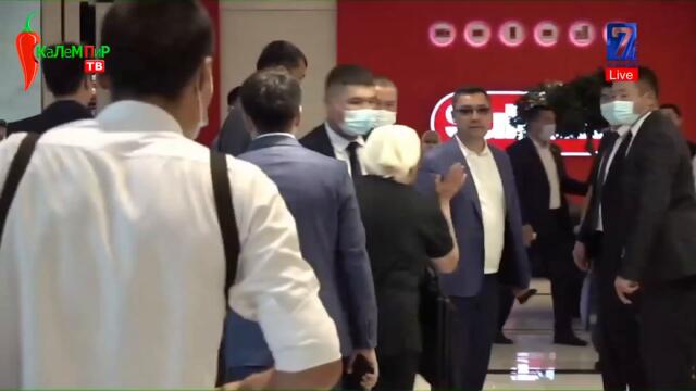 Садыр Жапаров өтө шустрый аялга жолугуп калды! Элин сүйгөн Президент 👍