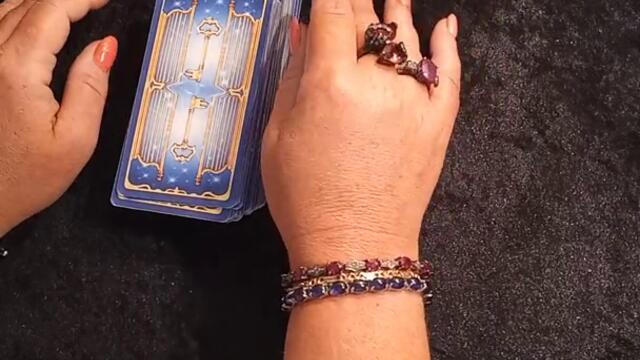 ЦЫГАНКА ГАДАЕТ!100%ИСПОЛНЕНИЕ.ТРИ ПОДАРКА ОТ ВСЕЛЕННОЙ В ПОЛНОЛУНИЕ.