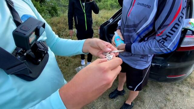 ГОЛЯМА ЩУКА се ЗАБИ във ВОДОРАСЛИТЕ!  Поръчахме си храна в гората?!?!? Риболов на щука и костур