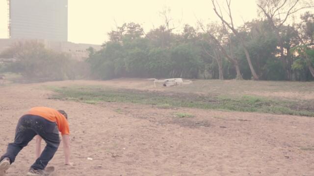 Peixes Voadores - Eyes in the Sky (Official Video)