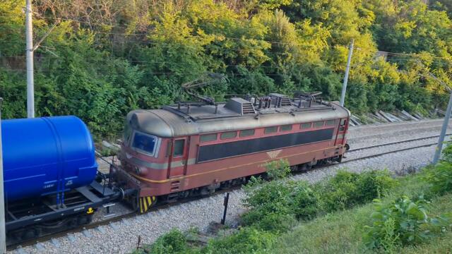 BDZ Cargo с локомотив 45 200 напуска Шумен