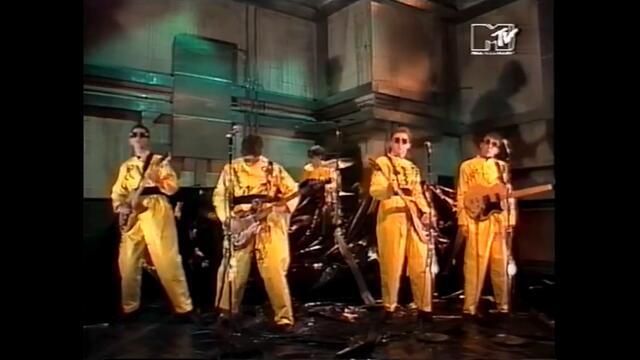 Devo - Satisfaction (1978) SNL - ReMastered - HD