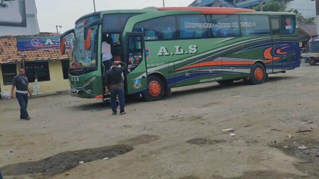 Happy Milad Ke 17cm Pak Julian 🎉ll Ada Penampakan Di ALS 221 Yang Sayang Untuk Dilewatkan