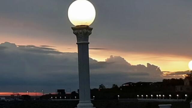 ОЧЕНЬ ТРОГАТЕЛЬНО... -ВЗГЛЯД БЕЗДОННЫЙ ТВОИХ СВЕТЛЫХ ГЛАЗ...