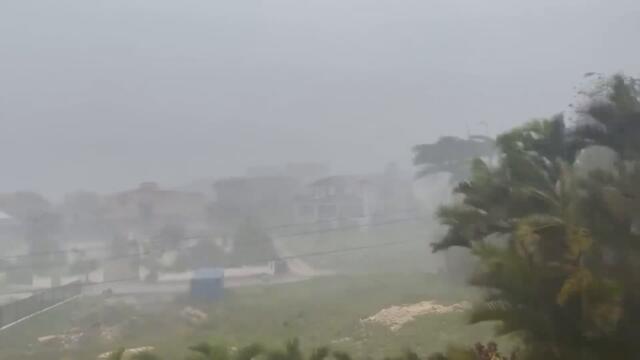 A magnitude 7.7 earthquake in Hawaii! Tsunami destroyed houses!