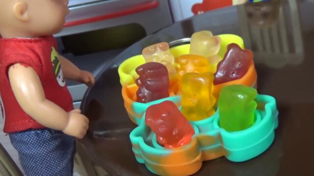 НЕУДАЧНЫЙ ПОП ИТ ДЕНЬ! Катя и Макс веселая семейка смешной сериал куклы в реальной жизни Даринелка