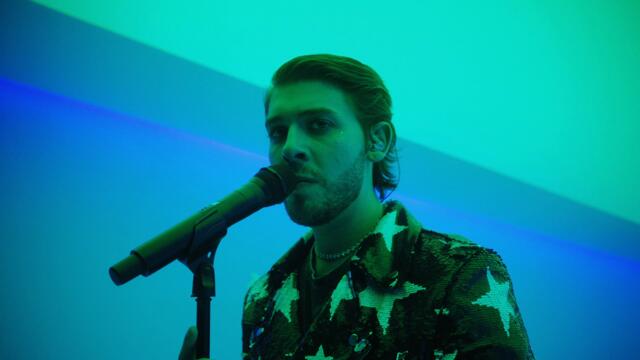 Sam Williams - The World: Alone (Live) | Vevo DSCVR