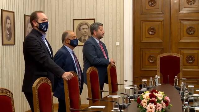 Консултации на президента с "Демократична България"