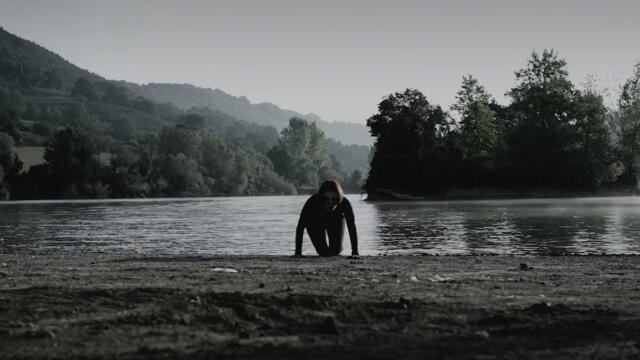 Efza - çıkmazdayım, çıkamıyorum (Official Video)