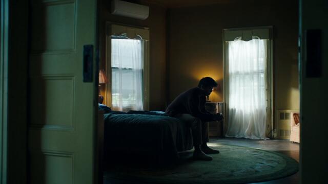 Clinton Kane - I GUESS I'M IN LOVE (Official Video)