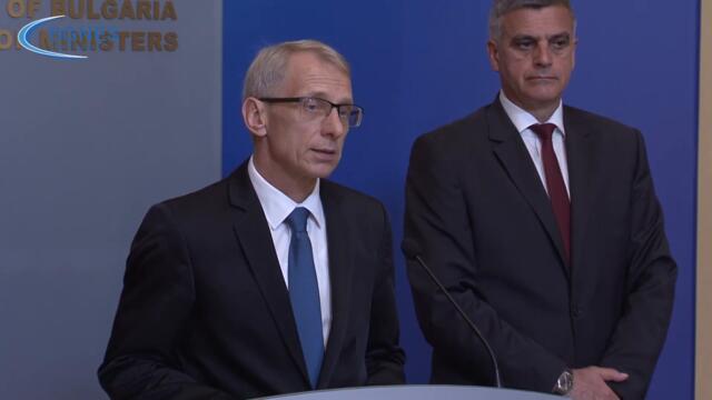 Денков: Утре до обяд ще бъдат качени масовките за действие в епидемична среда в училищата