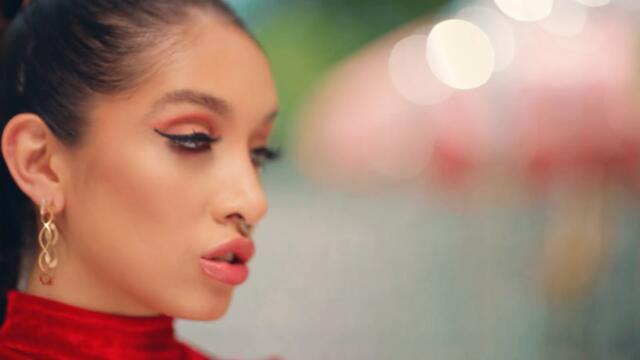 Maria Becerra, Becky G - WOW WOW (Official Video)