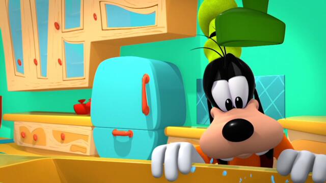 Mickey Mouse Funhouse – Clip |  Is There a Plumber in the House?! | Disney Jr