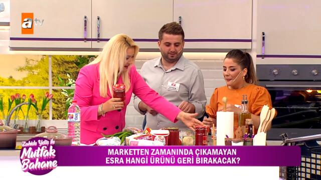 Esra ek süre için ceza olarak şarkı söylüyor! - @Zahide Yetiş ile Mutfak Bahane 30 Ağustos 2021