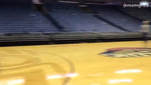 Vince Carter between the legs dunk at AGE 40