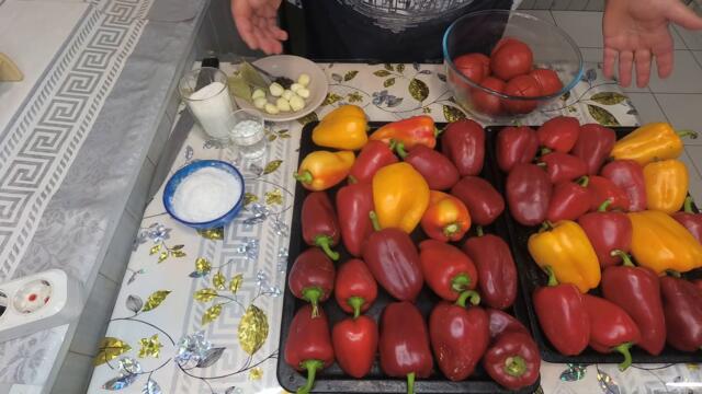 ТАКОЙ ПЕРЕЦ СКОЛЬКО НЕ ГОТОВЬ - ВСЕГДА МАЛО!!! ЗАПЕЧЕННЫЙ ПЕРЕЦ ПО-БОЛГАРСКИ на зиму!!!
