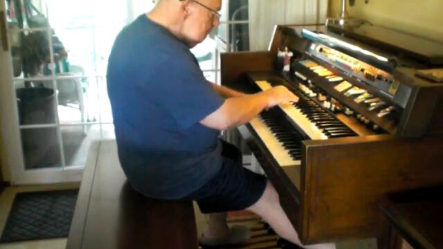 Mike Reed plays "Mickey Mouse Club March" on his Hammond Organ