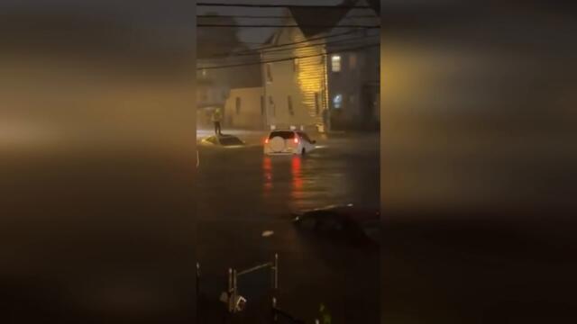 Apocalypse in New York! A powerful hurricane and flood destroyed the city