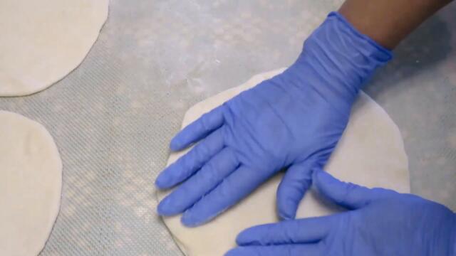 КРЕМ ПИТА СЪС СМОКИНИ ОТ СТАРИТЕ РЕЦЕПТИ С МАЛКИ ИМПРОВИЗАЦИИ. КОЙ НЕ БИ ХАРЕСАЛ ТОЗИ ВКУСЕН ДЕСЕРТ?