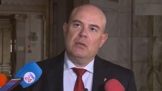 Главният прокорор Иван Гешев преди заседанието на Комисията по конституционни и правни въпроси