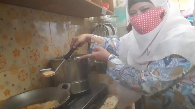 H5 MAKAN COMBRO NGENAH DARI BU ONYAS VS AZIS MAKAN BAKPIA