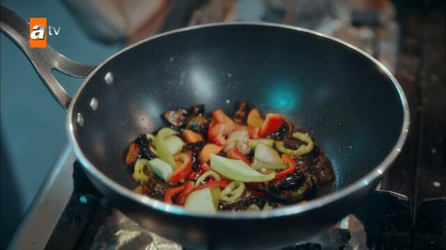 Alp, Neva ve Ferhat'ı el ele gördü! - @İkimizin Sırrı  7. Bölüm