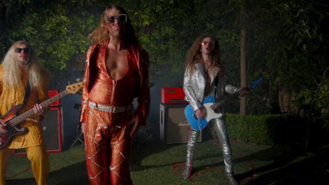 Hot Crazy - Wannabe (Official Music Video)