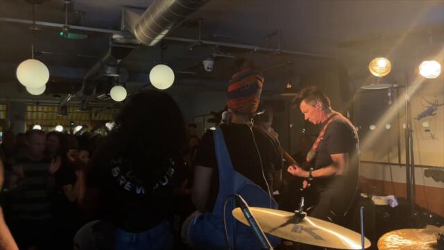 Everlong (Cover) at the Mikkeller Brewpub, Exmouth Market, London