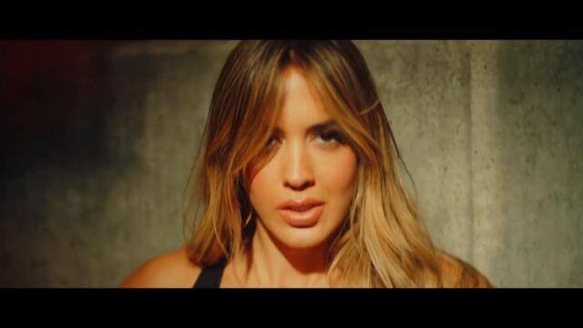 Zion & Lennox - La Player Bandolera Official Video