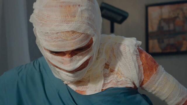 Alev Alev | Çiçek Kendini Görüyor