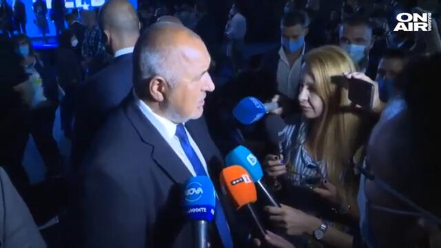 Радев хвърли нова ръкавица към Борисов: Излез срещу мен на изборите