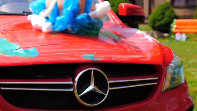 Детская песенка про машинки - Бьянка, Маша Капуки и Карл на Автомойке! Весёлые игры Привет, Бьянка!