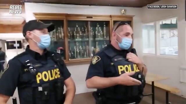 Новият световен ред в действие. Майка е арестувана пред плачещите и деца, защото няма ваксинационен паспорт.