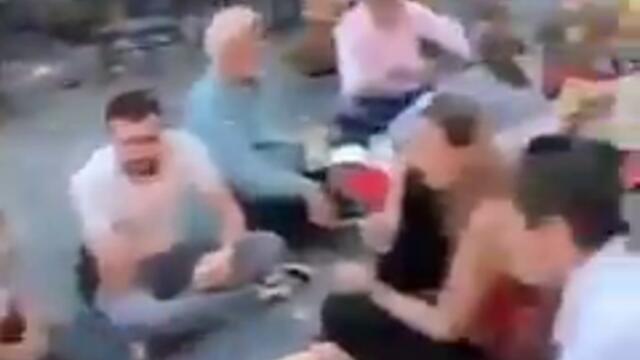 Французите бойкотираха ресторантите, които казаха, че ще позволяват само на ваксинираните да ядат