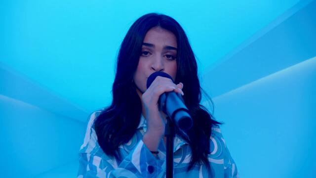 Dina - Dans Tes Bras (Live) | Vevo DSCVR