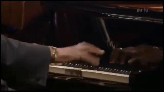 Oscar Peterson LIVE at the MONTREAL INTERNATIONAL JAZZ FESTIVAL 2004 - "Cakewalk"