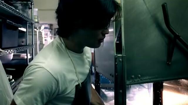 Puddle Of Mudd - She Hates Me (Official Video)