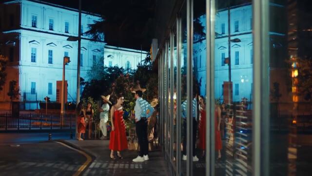 Geliyor Gelmekte Olan - Bay Yanlış