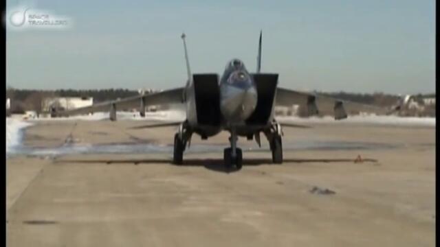 MIG-25 Foxbat - Full Flight To The Edge Of Space