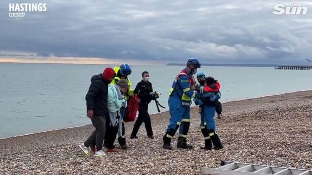 France SLAMMED for 'ceding people smugglers' as record migrants arrive in UK