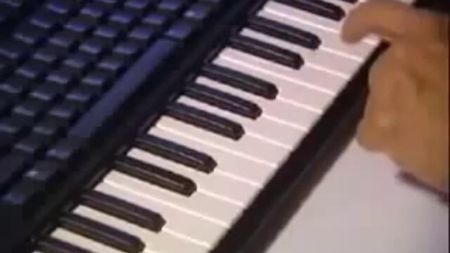 Creative Labs Keyboard Drum Demonstration. The best keyboard drummer ever! Maybe best drummer ever!