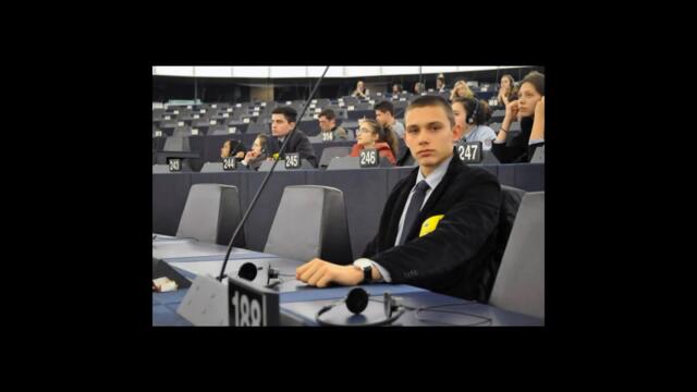 Бойко и младия Георги Кръстев, сравнете го с Ицо Хазарта (наркомана),кой трябваше да е в парламента.