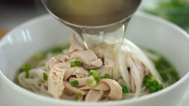 Супа Фъ по Виетнамски - Честване на Vietnamese Chicken Pho - Marion's Kitchen