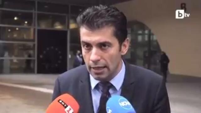 Кирил Петков иска ваксинация по модела на скандалния Фаучи!